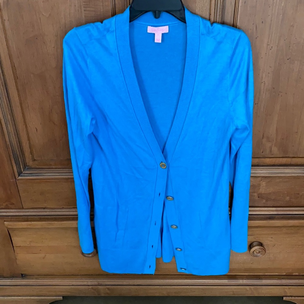 Beautiful long sleeve Lily Pulitzer sweater.
